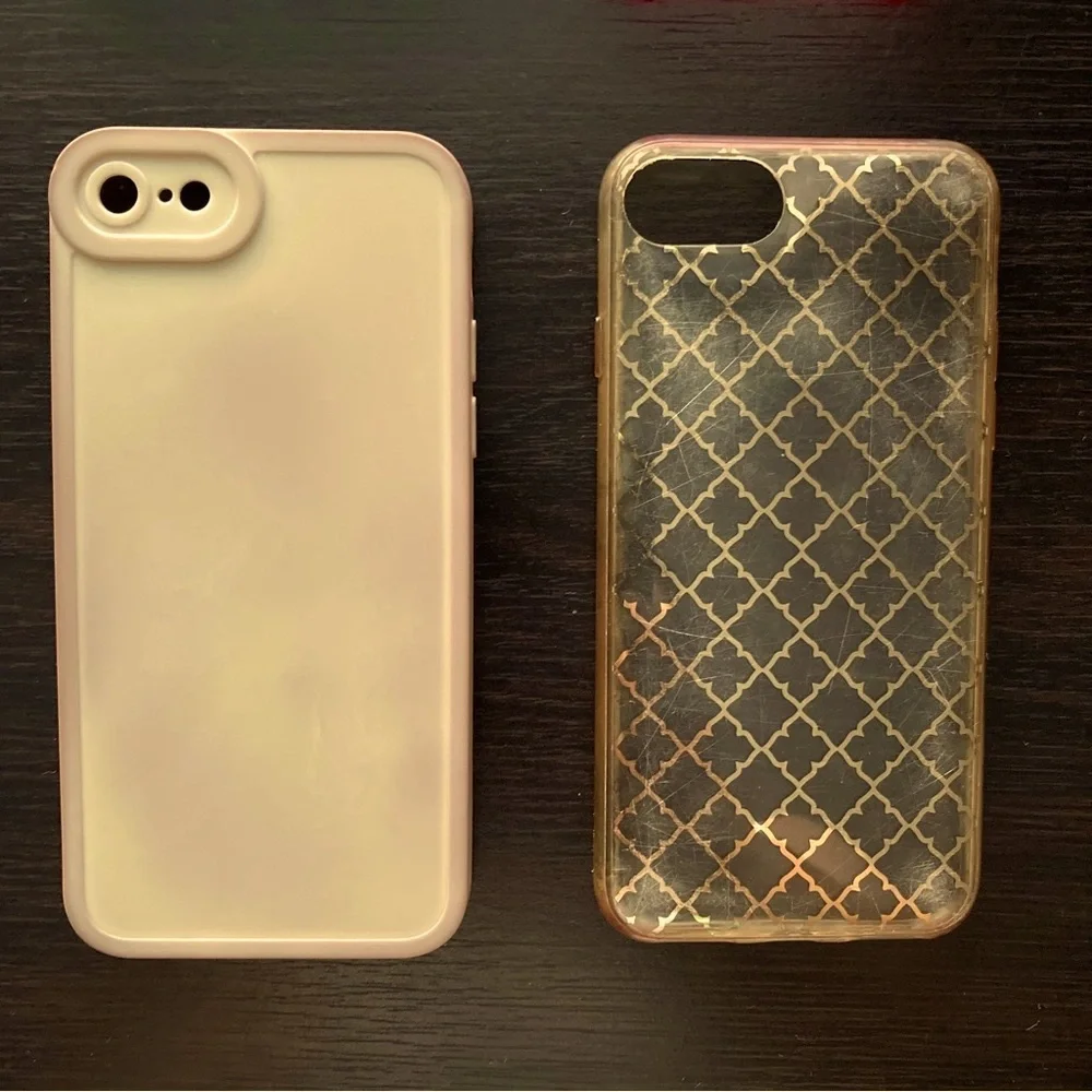 Set of 2 Apple iPhone SE / iPhone 7 cases 6.1”